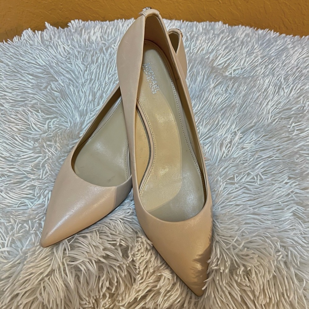 Michael Kors short heel pumps